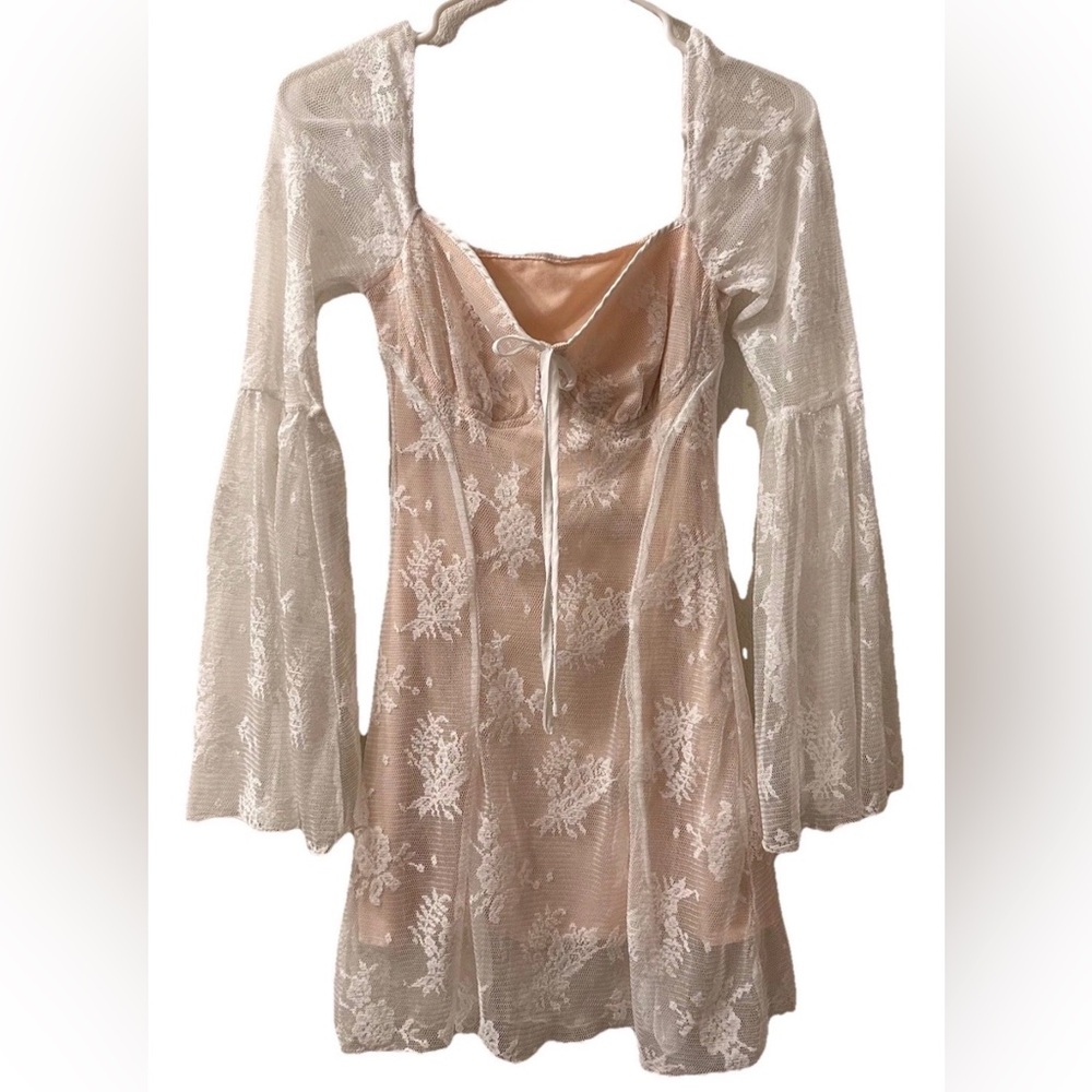Whimsical Coquette Chic Lace Floral Ivory Dress with Bell Sleeves Size XL